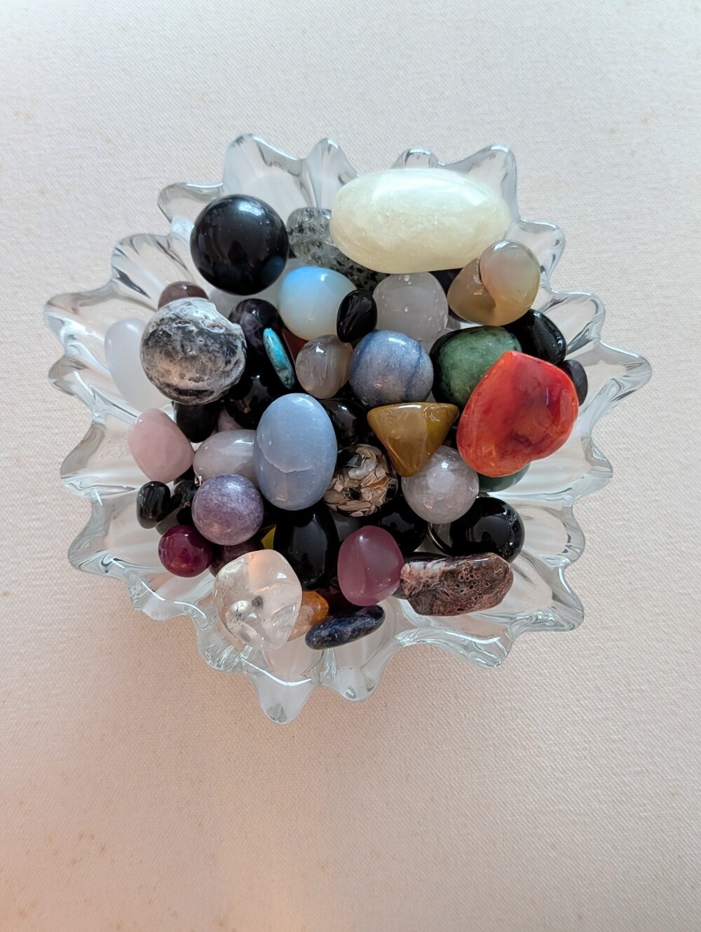 Random GIVEAWAY Crystal or Stone - courtesy of contessa_maya